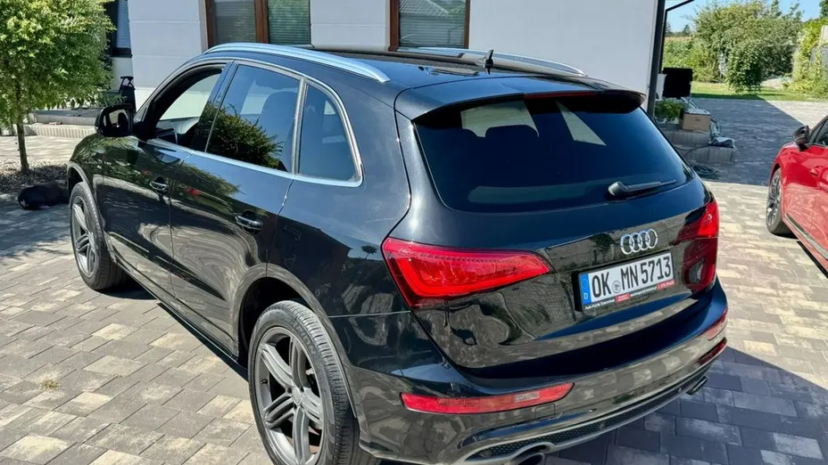 AUDI Q5 -