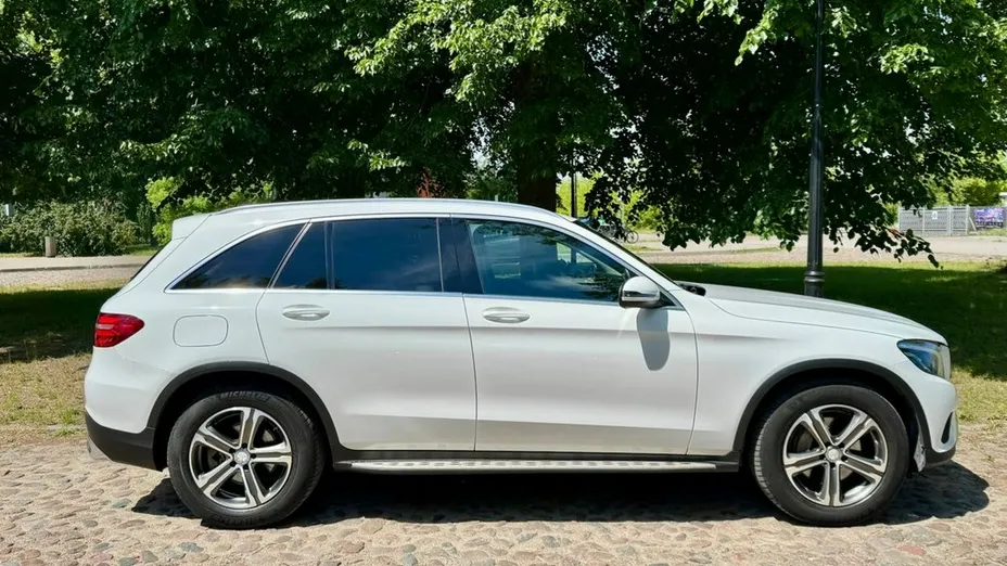 MERCEDES-BENZ GLC -