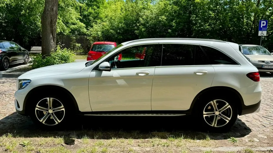 MERCEDES-BENZ GLC -