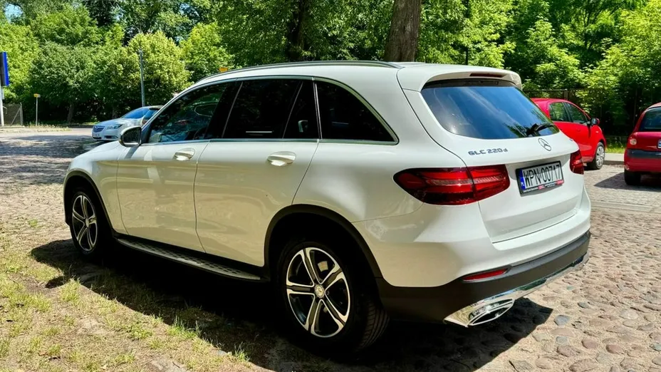 MERCEDES-BENZ GLC -