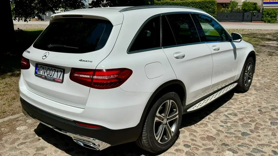 MERCEDES-BENZ GLC -