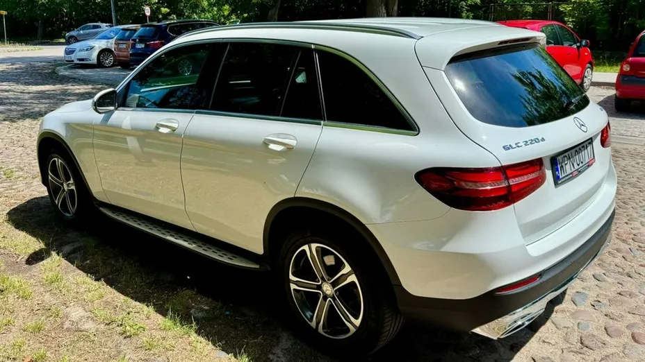 MERCEDES-BENZ GLC -