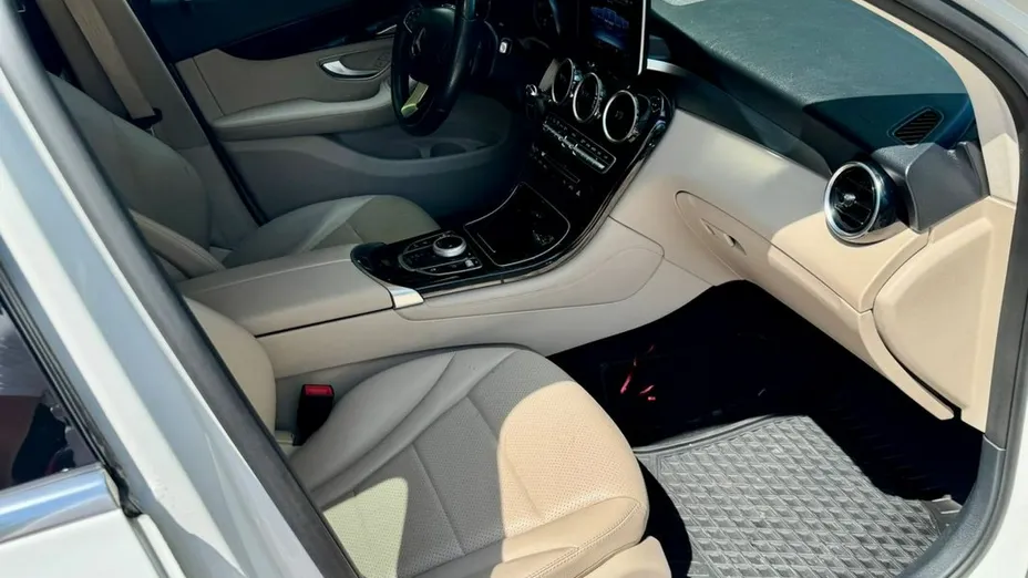 MERCEDES-BENZ GLC -