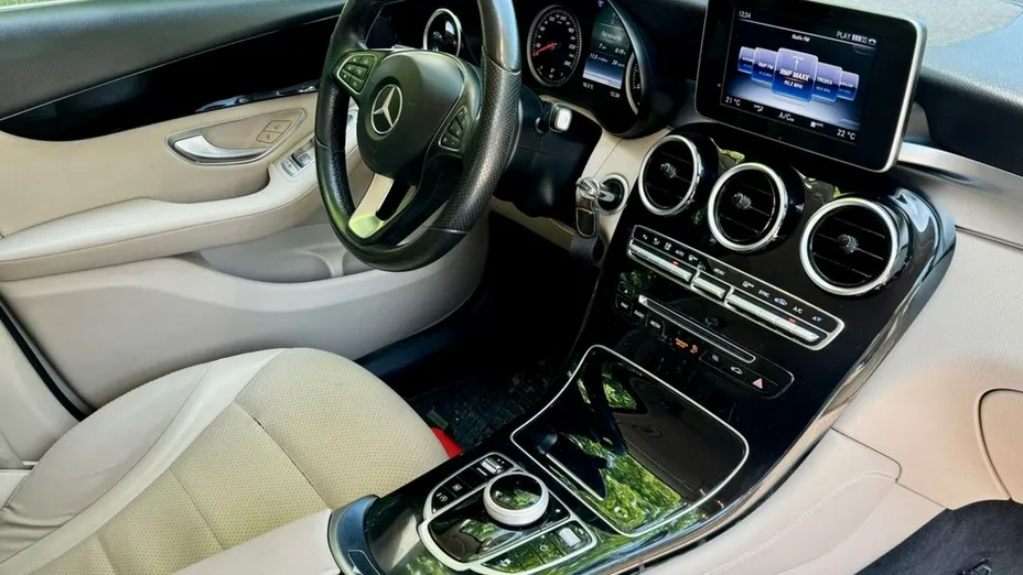 MERCEDES-BENZ GLC -