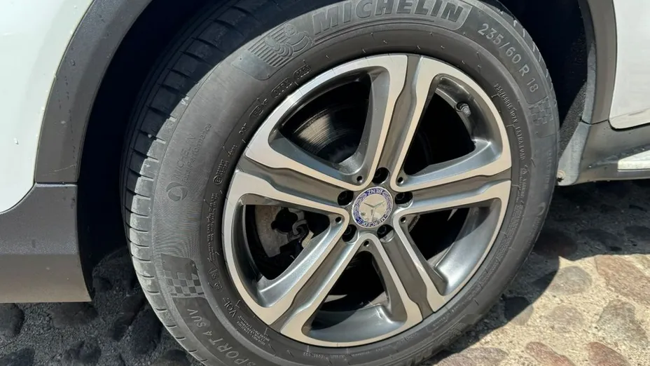 MERCEDES-BENZ GLC -