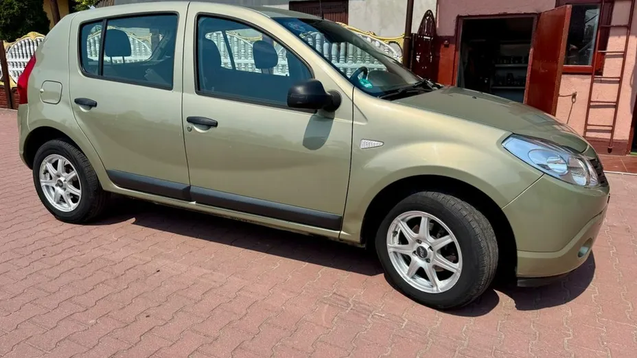 DACIA Sandero -
