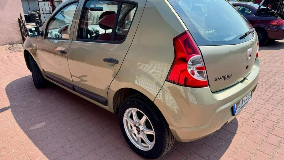 DACIA Sandero -
