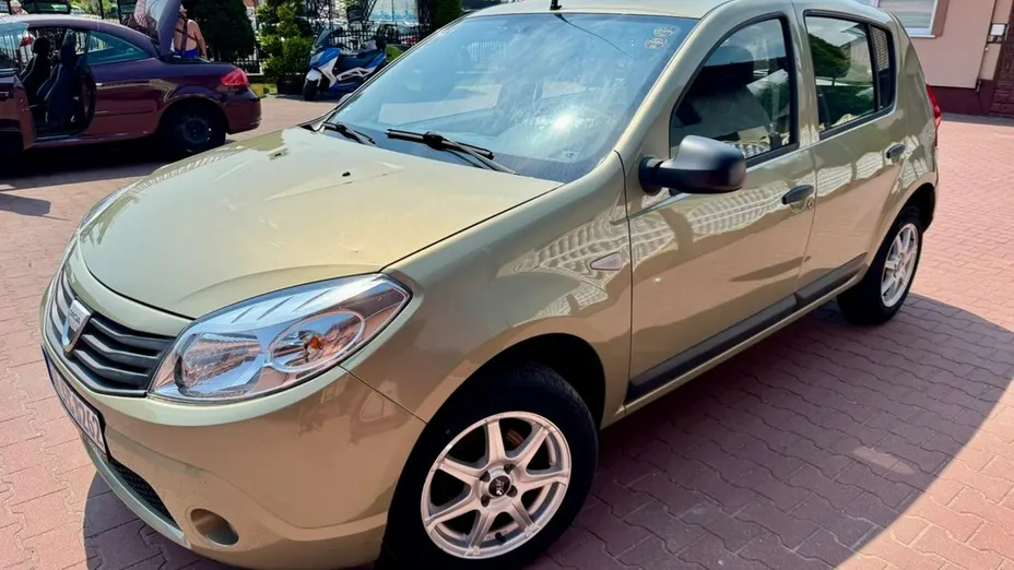 DACIA Sandero -