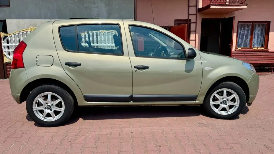 DACIA Sandero -