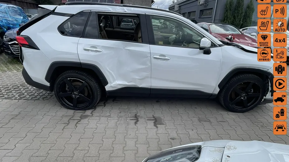 TOYOTA RAV4 -