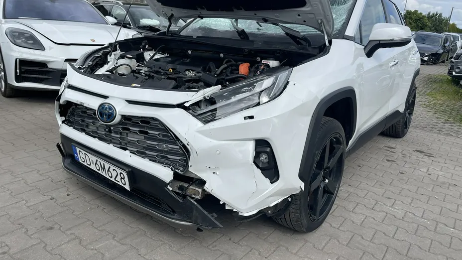 TOYOTA RAV4 -