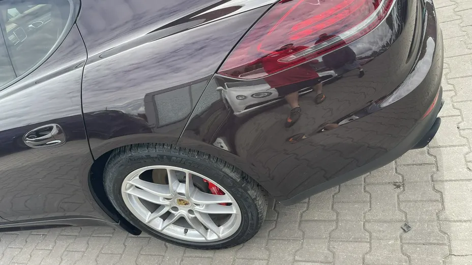 PORSCHE Panamera -