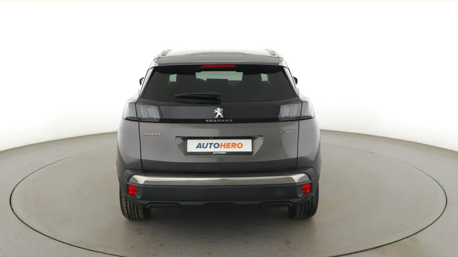 PEUGEOT 3008 -