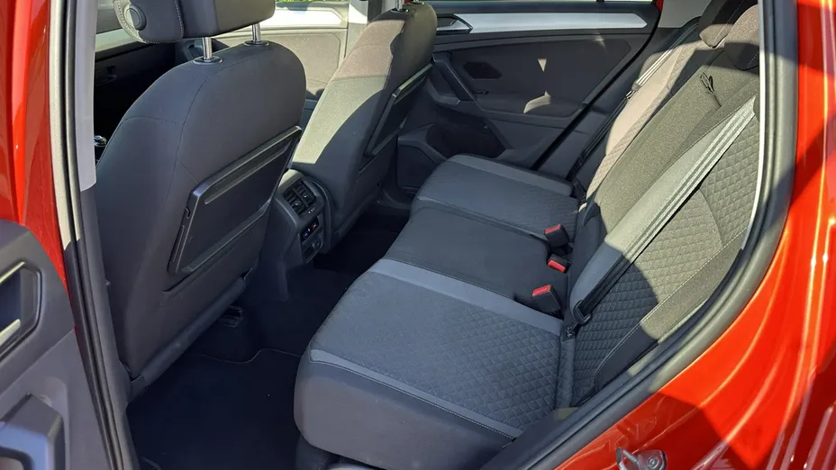 VOLKSWAGEN Tiguan -