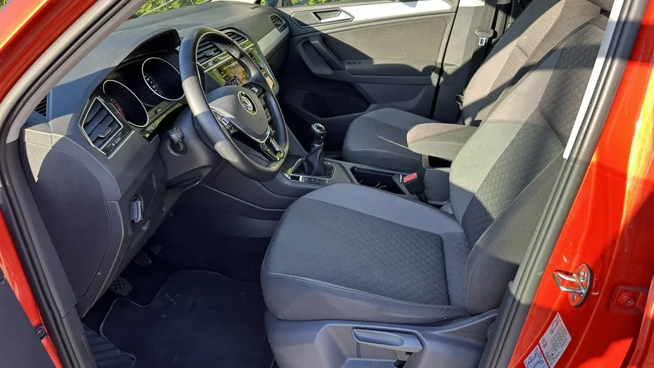 VOLKSWAGEN Tiguan -