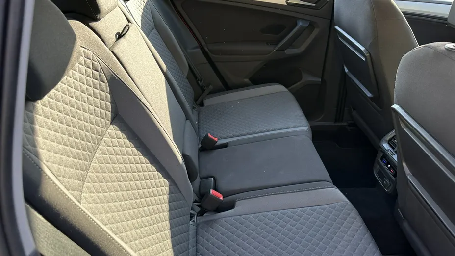 VOLKSWAGEN Tiguan -