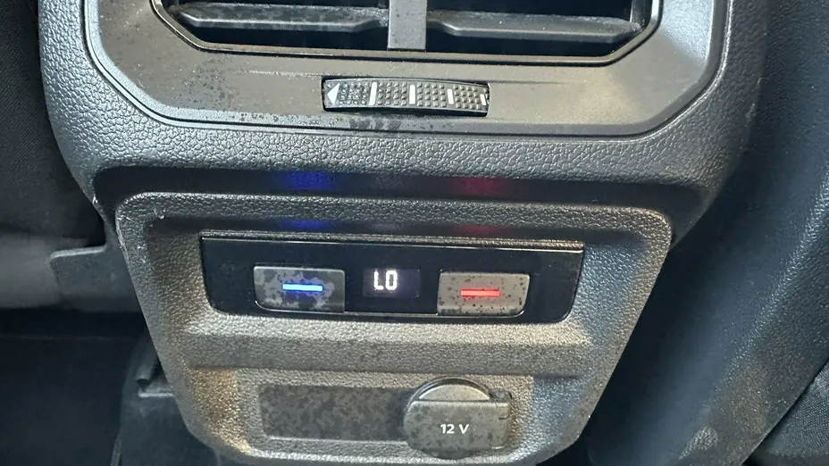 VOLKSWAGEN Tiguan -