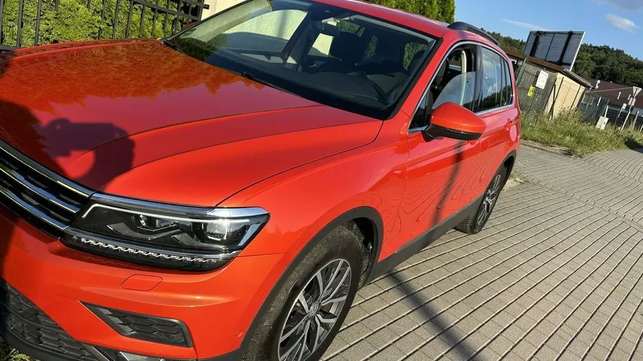 VOLKSWAGEN Tiguan -