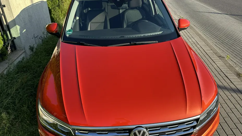 VOLKSWAGEN Tiguan -