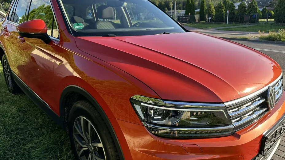 VOLKSWAGEN Tiguan -