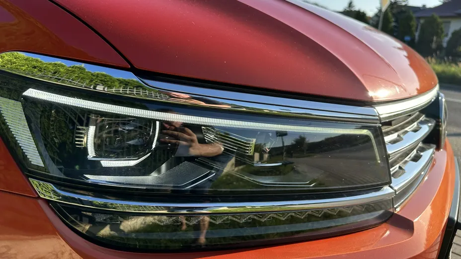 VOLKSWAGEN Tiguan -