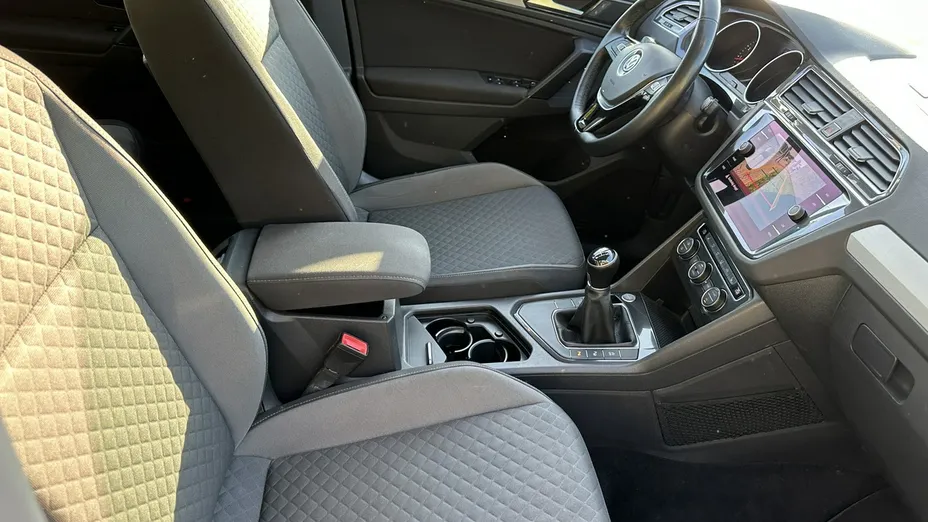 VOLKSWAGEN Tiguan -