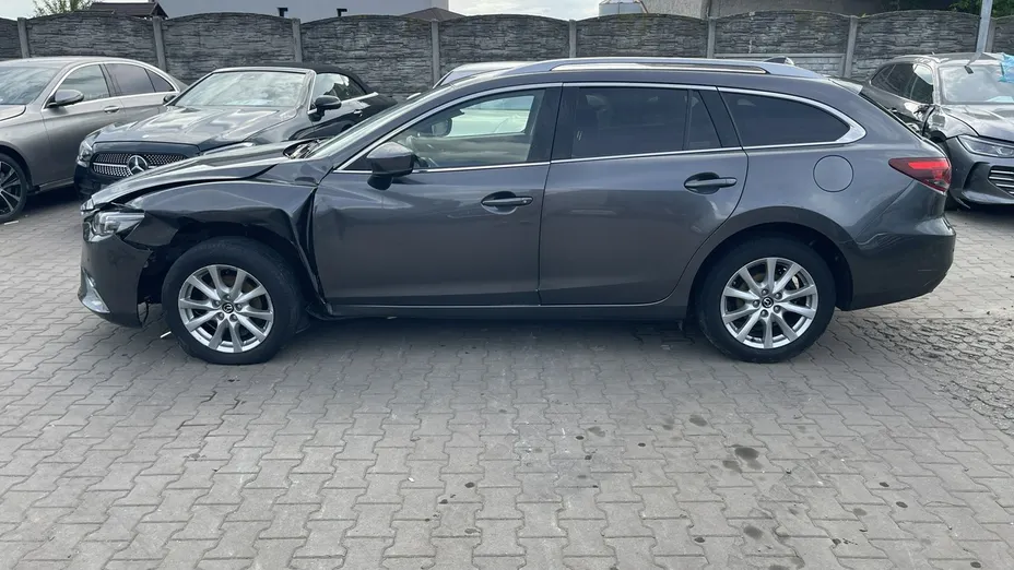 MAZDA 6 -
