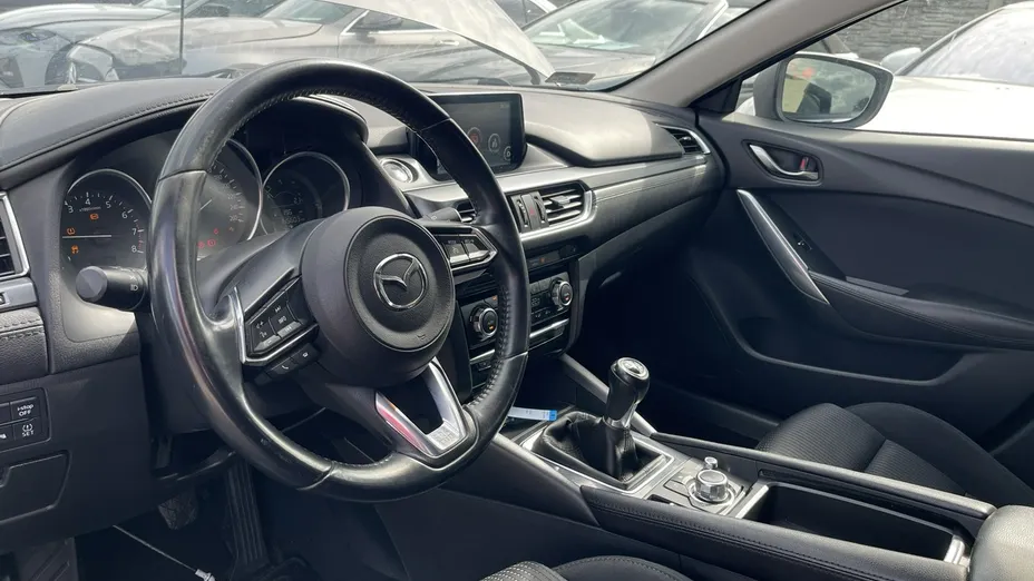 MAZDA 6 -