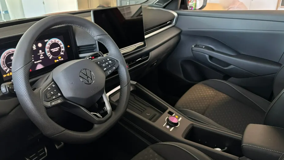 VOLKSWAGEN T-ROC -