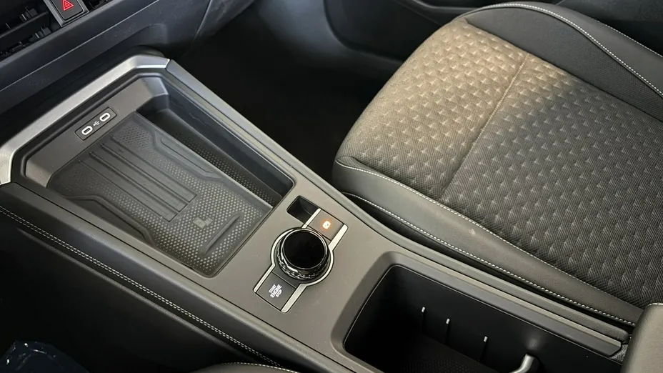 VOLKSWAGEN T-ROC -
