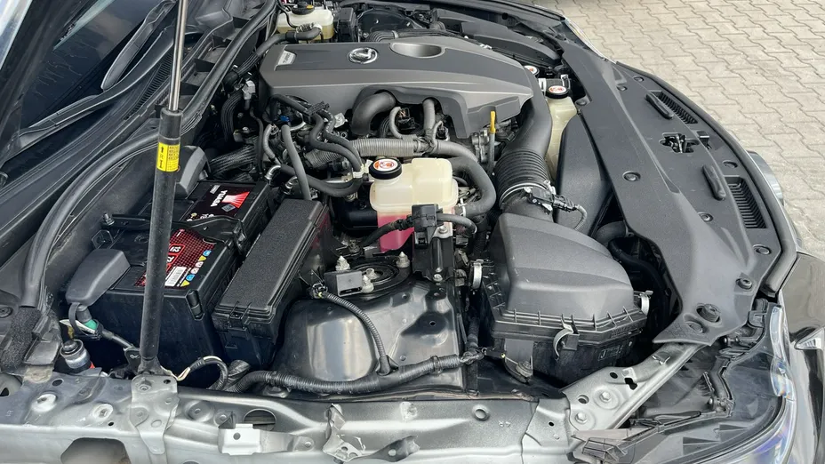 LEXUS IS -