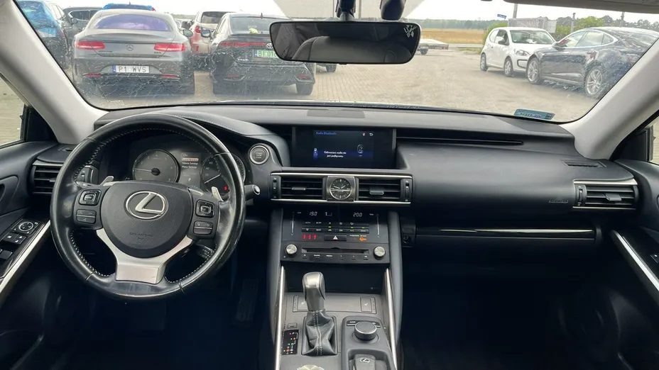 LEXUS IS -