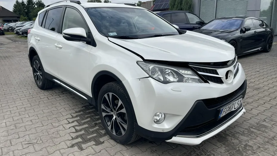TOYOTA RAV4 -
