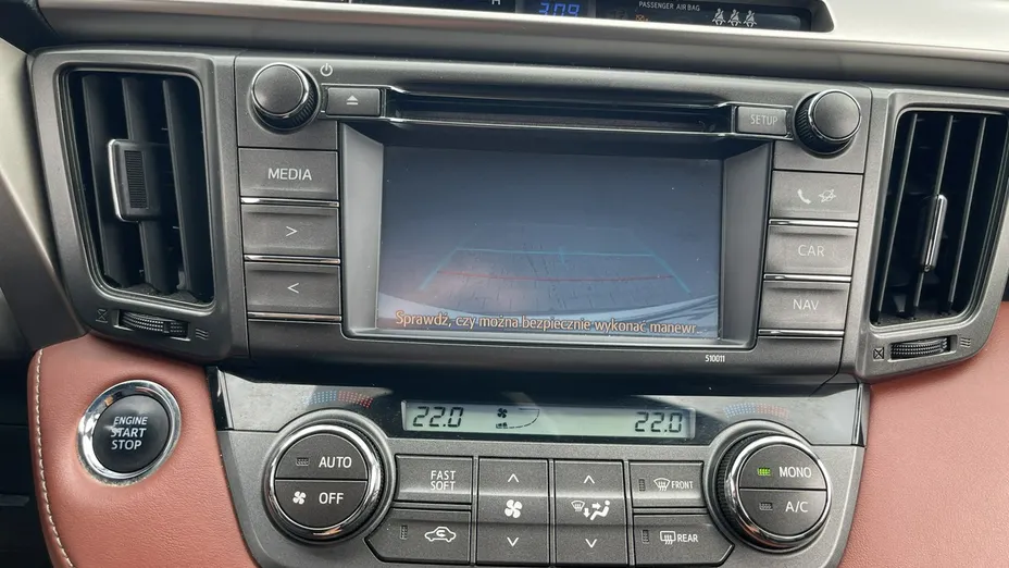 TOYOTA RAV4 -