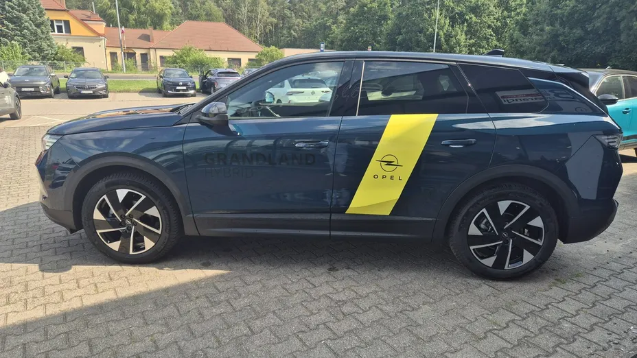 OPEL Grandland X -