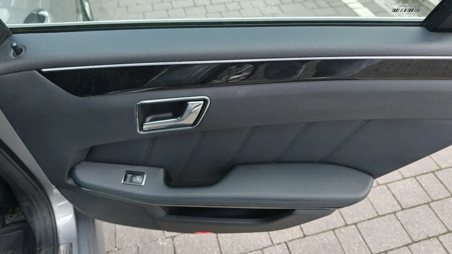 MERCEDES-BENZ E Klasa -