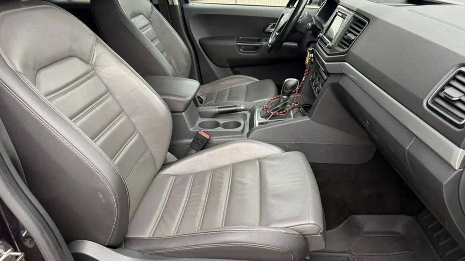 VOLKSWAGEN Amarok -