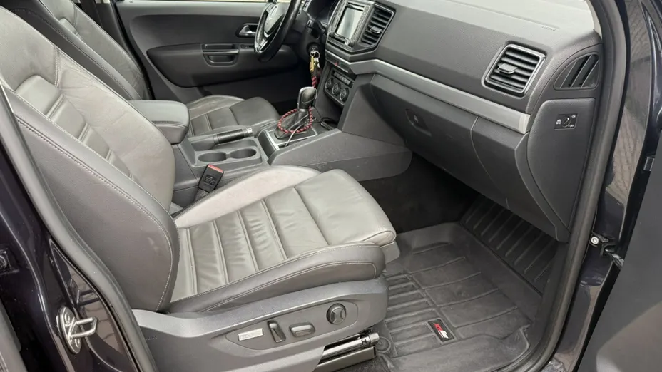 VOLKSWAGEN Amarok -
