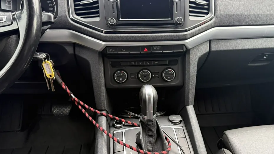 VOLKSWAGEN Amarok -