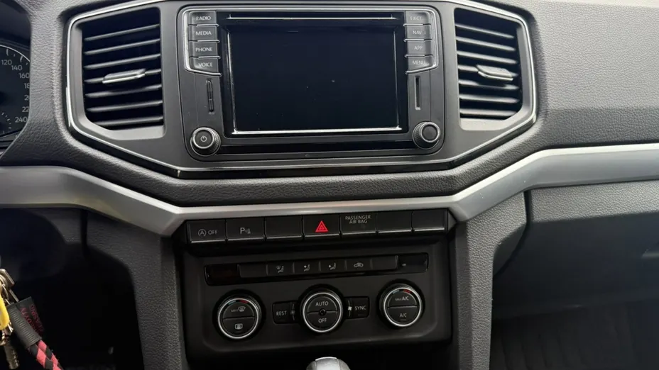 VOLKSWAGEN Amarok -