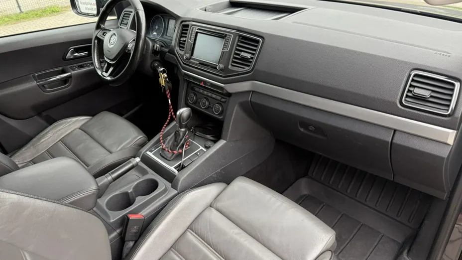 VOLKSWAGEN Amarok -