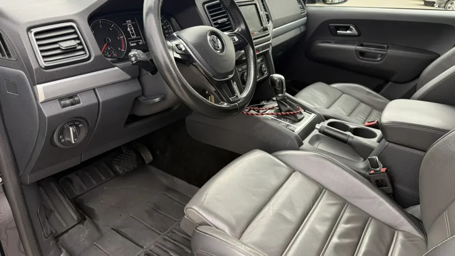 VOLKSWAGEN Amarok -