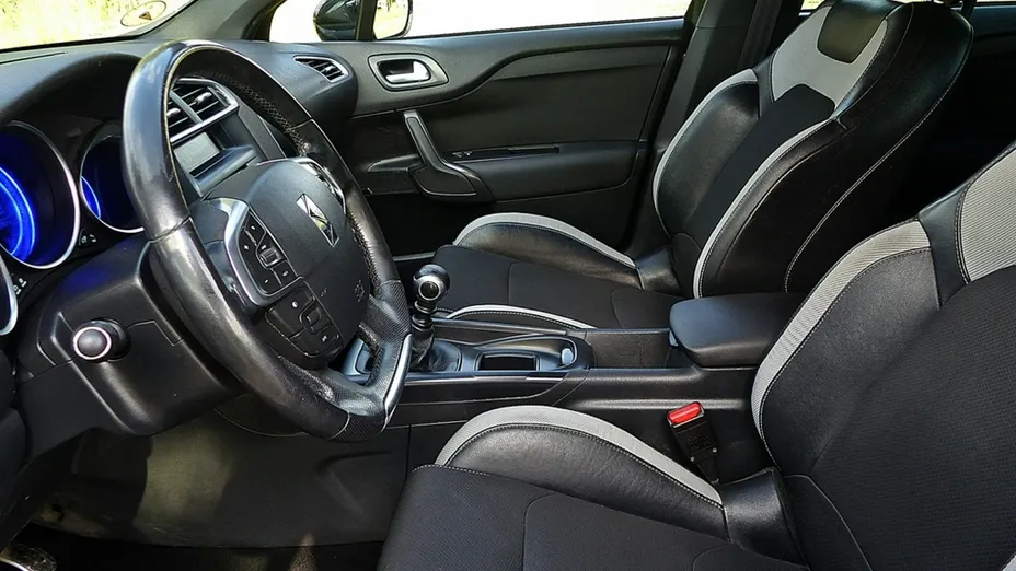 CITROEN DS4 -