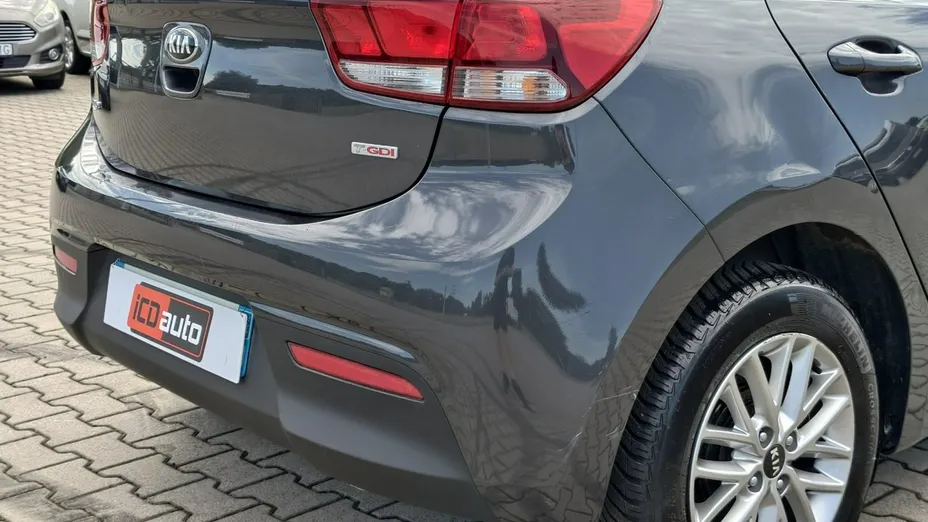 KIA Rio -