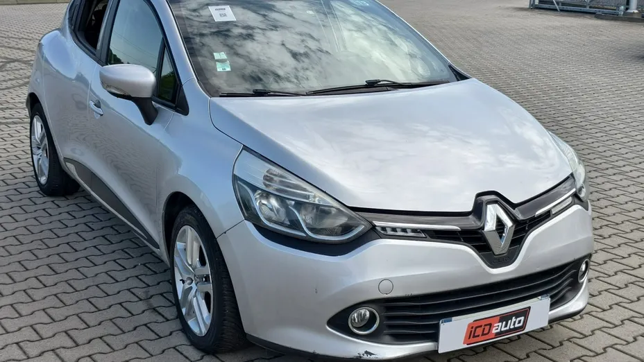 RENAULT Clio -