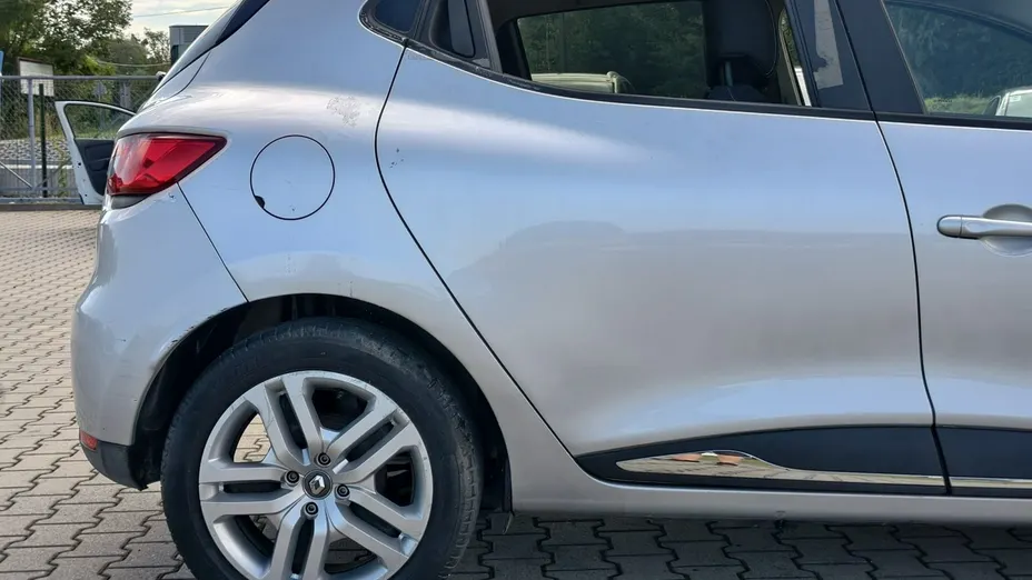 RENAULT Clio -