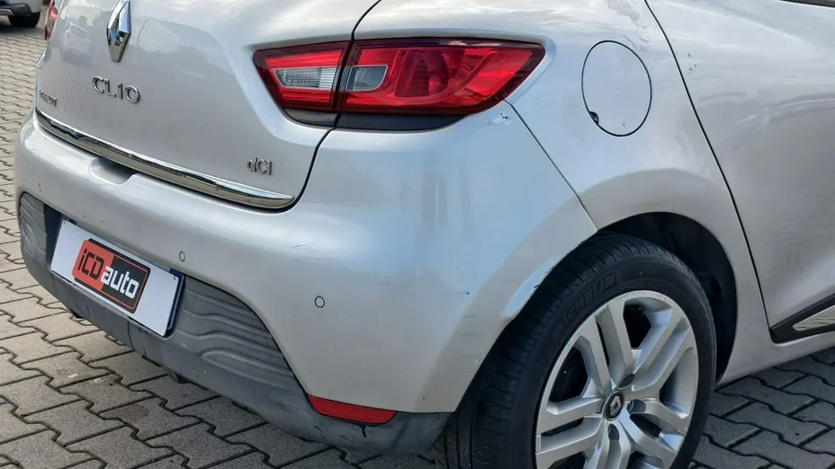 RENAULT Clio -