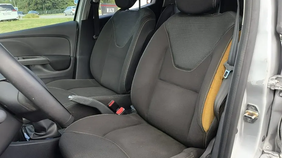 RENAULT Clio -