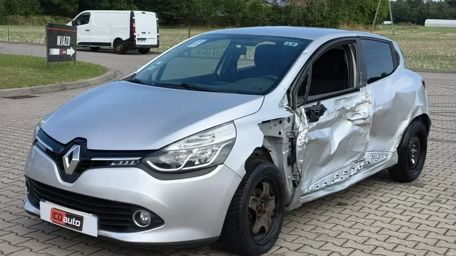 RENAULT Clio -