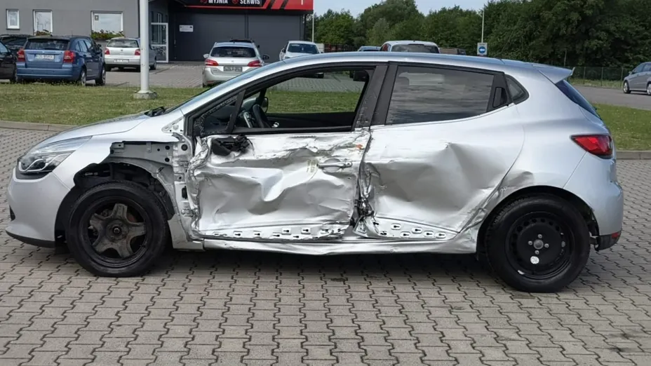 RENAULT Clio -